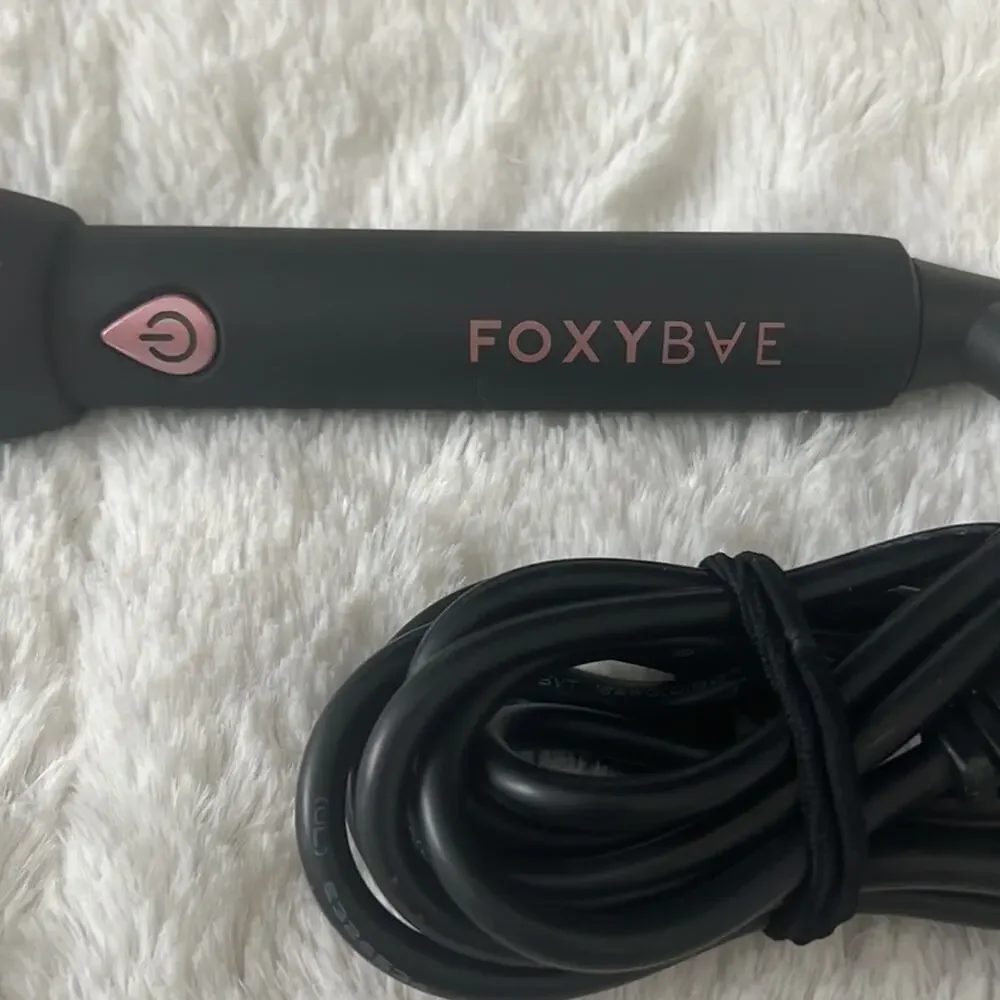 FOXYBAE® 25mm Black Curling Wand with Rose Gold Colored Barrel